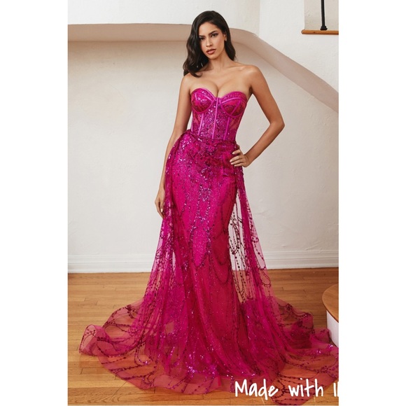 Overskirt Lace Fitted V-Neck Gown